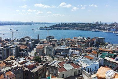 İstanbul, Türkiye - 27 Temmuz 2019: Galata Kulesinden İstanbul, Türkiye 'ye İnanılmaz Panorama
