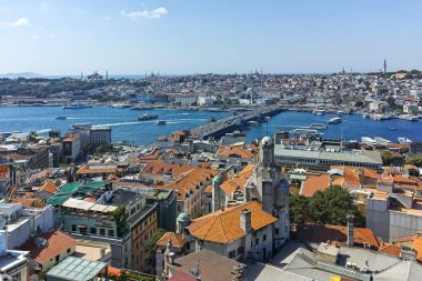 İstanbul, Türkiye - 27 Temmuz 2019: Galata Kulesinden İstanbul, Türkiye 'ye İnanılmaz Panorama