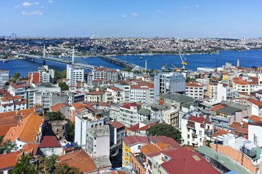 İstanbul, Türkiye - 27 Temmuz 2019: Galata Kulesinden İstanbul, Türkiye 'ye İnanılmaz Panorama