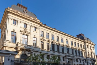 BUCHAREST, ROMANIA - 16 AĞUSTOS 2021: Romanya 'nın Bükreş kentinin şehir merkezinde (eski kasaba) tipik cadde ve durgunluk