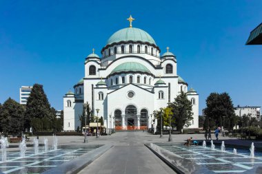 BELGRAD, SERBIA - 12 Ağustos 2019: Sırbistan 'ın başkenti Belgrad' daki Saint Sava Katedrali Kilisesi