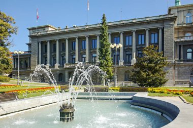 Belgrad, Sırbistan - 12 Ağustos 2019: Sırbistan 'ın başkenti Belgrad' da Yeni Saray Binası