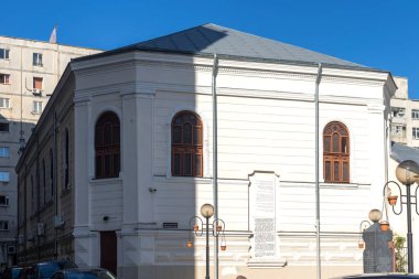 BUCHAREST, ROMANIA - 17 Ağustos 2021: Bükreş, Romanya 'nın merkezindeki büyük sinagog
