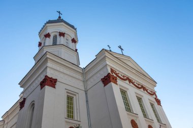 BUCHAREST, ROMANIA - 17 Ağustos 2021: Bükreş, Romanya 'nın merkezindeki Eski Ortodoks Aziz George Kilisesi