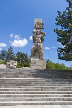 PANAGYURISHTE, BULGARIA - 30 Mayıs 2020: Bulgaristan 'ın Pazardzhik Bölgesi' nin Panagyurishte kentindeki Apriltsi Ulusal Anma Kompleksi