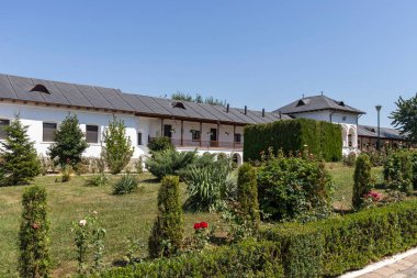 BUCHAREST, ROMANIA - 16 Ağustos 2021: Bükreş, Romanya yakınlarındaki Ortaçağ Cernica Manastırı