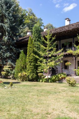 ORESHAK, BULGARIA - 31 Ağustos 2021: Ortaçağ Troyan Varsayım Manastırı, Lovech bölgesi, Bulgaristan