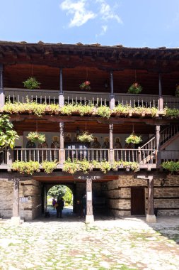 ORESHAK, BULGARIA - 31 Ağustos 2021: Ortaçağ Troyan Varsayım Manastırı, Lovech bölgesi, Bulgaristan