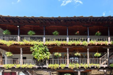 ORESHAK, BULGARIA - 31 Ağustos 2021: Ortaçağ Troyan Varsayım Manastırı, Lovech bölgesi, Bulgaristan