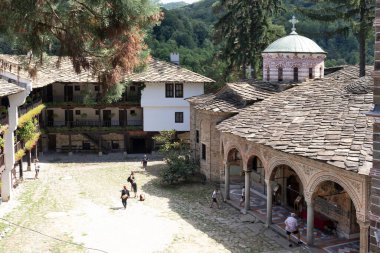 ORESHAK, BULGARIA - 31 Ağustos 2021: Ortaçağ Troyan Varsayım Manastırı, Lovech bölgesi, Bulgaristan