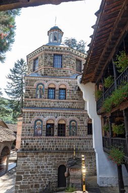 ORESHAK, BULGARIA - 31 Ağustos 2021: Ortaçağ Troyan Varsayım Manastırı, Lovech bölgesi, Bulgaristan