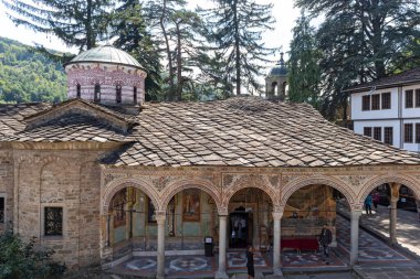 ORESHAK, BULGARIA - 31 Ağustos 2021: Ortaçağ Troyan Varsayım Manastırı, Lovech bölgesi, Bulgaristan