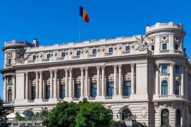 BUCHAREST, ROMANIA - 17 AĞUSTOS 2021: Romanya 'nın Bükreş kentinde (eski şehir) askeri kulüp inşaatı