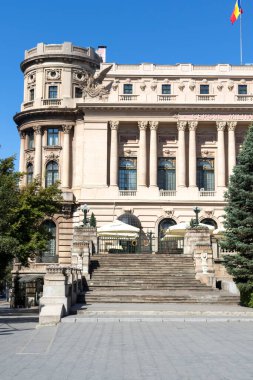 BUCHAREST, ROMANIA - 17 AĞUSTOS 2021: Romanya 'nın Bükreş kentinde (eski şehir) askeri kulüp inşaatı