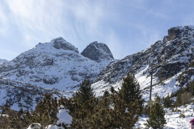 Bulgaristan 'ın Malyovitsa zirvesi yakınlarındaki Rila Dağı' nın şaşırtıcı kış manzarası