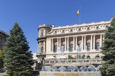 BUCHAREST, ROMANIA - 17 AĞUSTOS 2021: Romanya 'nın Bükreş kentinde (eski şehir) askeri kulüp inşaatı