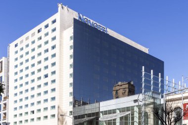 BUCHAREST, ROMANIA - 17 Ağustos 2021: Romanya 'nın başkenti Bükreş' teki Calea Victoriei Caddesi