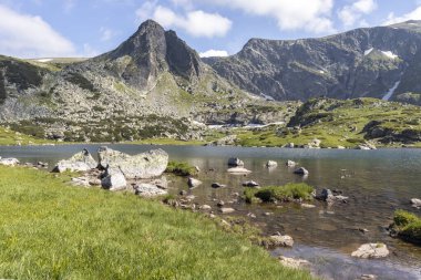 Bulgaristan 'ın Yedi Rila Gölü yakınlarındaki Rila Dağı' nın muhteşem manzarası