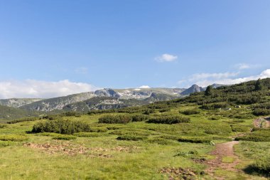Bulgaristan 'ın Yedi Rila Gölü yakınlarındaki Rila Dağı' nın muhteşem manzarası