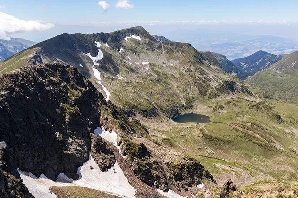 Bulgaristan 'ın Yedi Rila Gölü yakınlarındaki Rila Dağı' nın muhteşem manzarası