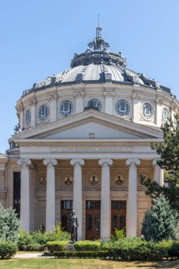 BÜKREŞ, ROMANIA - 17 Ağustos 2021: Romanya 'nın Bükreş kentinde Romen Atletizmi Binası