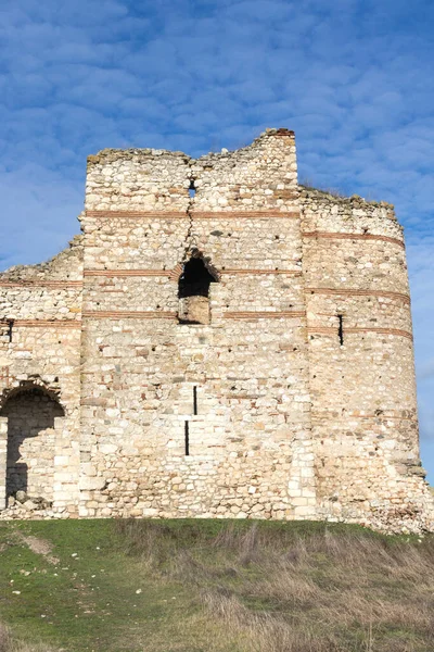 Bulgaristan 'ın Haskovo Bölgesi Matochina köyü yakınlarındaki Ortaçağ Bukelon Kalesi kalıntıları