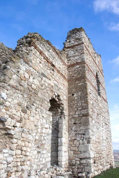 Bulgaristan 'ın Haskovo Bölgesi Matochina köyü yakınlarındaki Ortaçağ Bukelon Kalesi kalıntıları