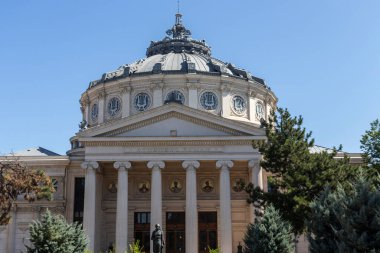 BÜKREŞ, ROMANIA - 17 Ağustos 2021: Romanya 'nın Bükreş kentinde Romen Atletizmi Binası