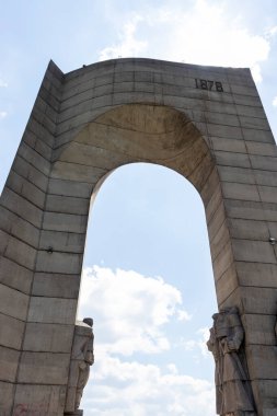 TROYAN, BULGARIA - 17 Temmuz 2021: Bulgaristan 'ın Beklemeto geçidinde Balkan Dağları' nın ana yamacında Özgürlük Anıtı