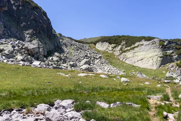 Rila Dağı inanılmaz manzara yakın korkunç göl, Bulgaristan