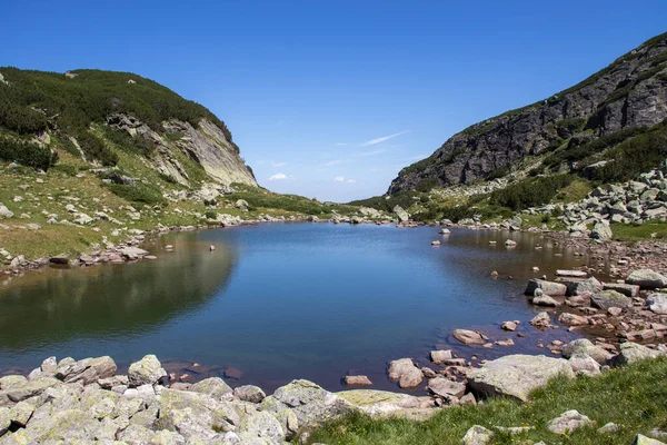 Rila Dağı inanılmaz manzara yakın korkunç göl, Bulgaristan