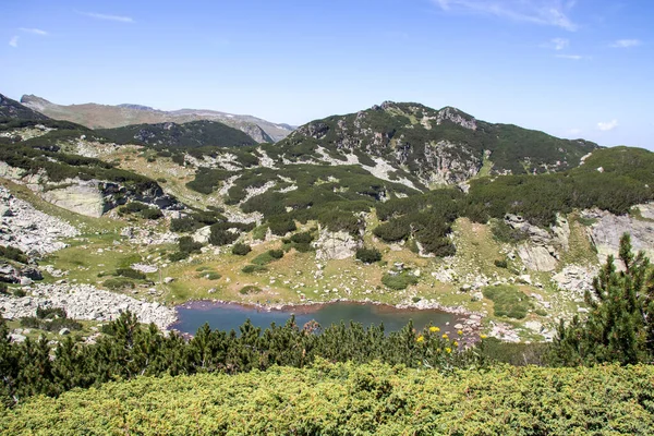 Hämmästyttävä Maisema Rila Mountain Lähellä Pelottava Järvi Bulgaria — kuvapankkivalokuva