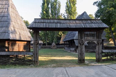 BUCHAREST, ROMANIA - 17 Ağustos 2021: Romanya 'nın Bükreş kentindeki Dimitrie Gusti Ulusal Köy Müzesi