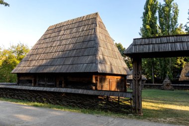 BUCHAREST, ROMANIA - 17 Ağustos 2021: Romanya 'nın Bükreş kentindeki Dimitrie Gusti Ulusal Köy Müzesi