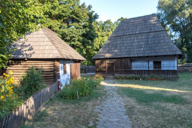 BUCHAREST, ROMANIA - 17 Ağustos 2021: Romanya 'nın Bükreş kentindeki Dimitrie Gusti Ulusal Köy Müzesi