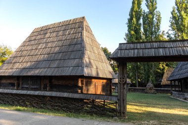 BUCHAREST, ROMANIA - 17 Ağustos 2021: Romanya 'nın Bükreş kentindeki Dimitrie Gusti Ulusal Köy Müzesi