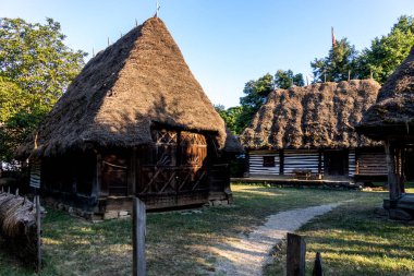BUCHAREST, ROMANIA - 17 Ağustos 2021: Romanya 'nın Bükreş kentindeki Dimitrie Gusti Ulusal Köy Müzesi