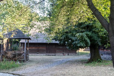 BUCHAREST, ROMANIA - 17 Ağustos 2021: Romanya 'nın Bükreş kentindeki Dimitrie Gusti Ulusal Köy Müzesi