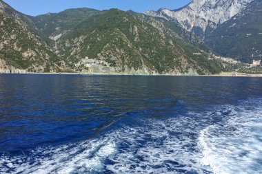 Kutsal Dağ 'ın otonom manastırı Athos Dağı' nın muhteşem manzarası, Chalkidiki, Yunanistan