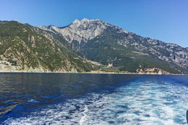 Kutsal Dağ 'ın otonom manastırı Athos Dağı' nın muhteşem manzarası, Chalkidiki, Yunanistan