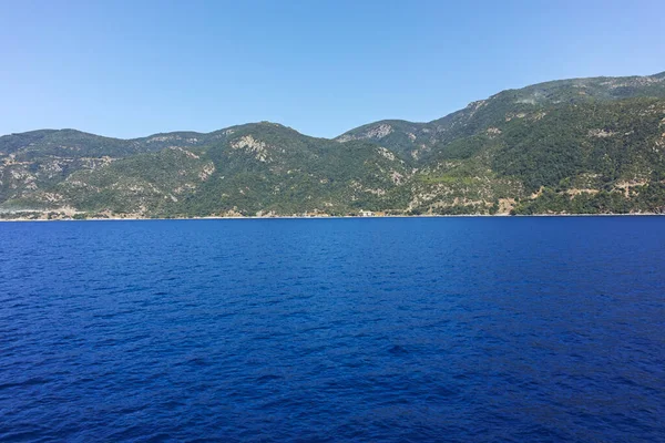 Kutsal Dağ 'ın otonom manastırı Athos Dağı' nın muhteşem manzarası, Chalkidiki, Yunanistan