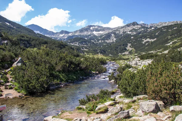 Pemandangan Musim Panas Yang Menakjubkan Dari Pirin Mountain Dekat Danau — Stok Foto