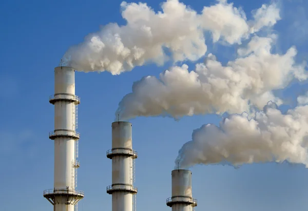 Chimneys and smoke — Stock Photo, Image