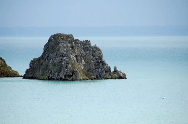 Denizde bir ada — Stok fotoğraf
