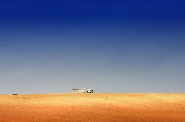 The truck on the hill — Stock Photo, Image