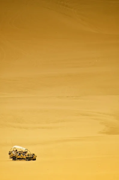 Buggy in the dunes — Stock Photo, Image