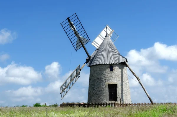 Le moulin à vent — Photo