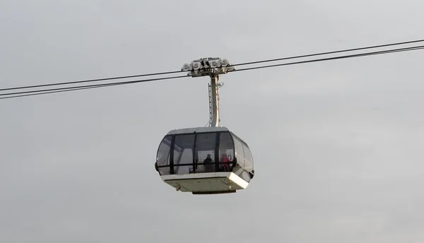 Cableway no céu — Fotografia de Stock