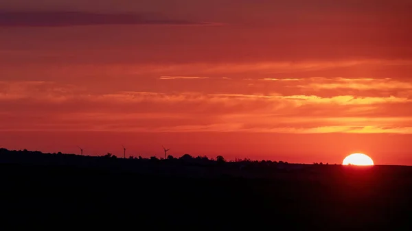 Схід Сонця Над Вітровими Турбінами — стокове фото