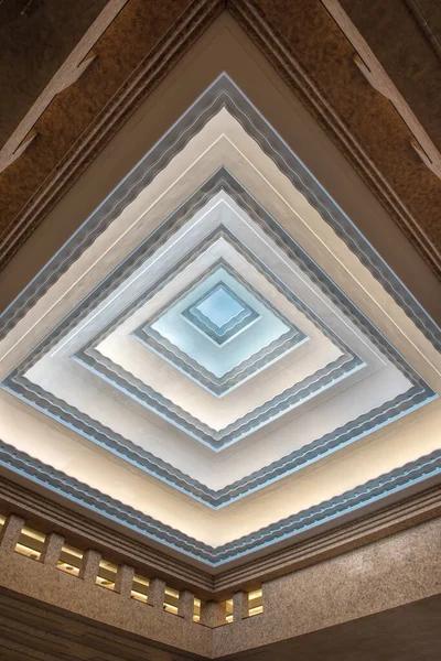 Great White Ceiling Building — Zdjęcie stockowe